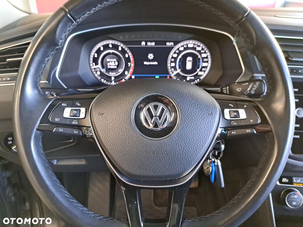 Volkswagen Tiguan - 31