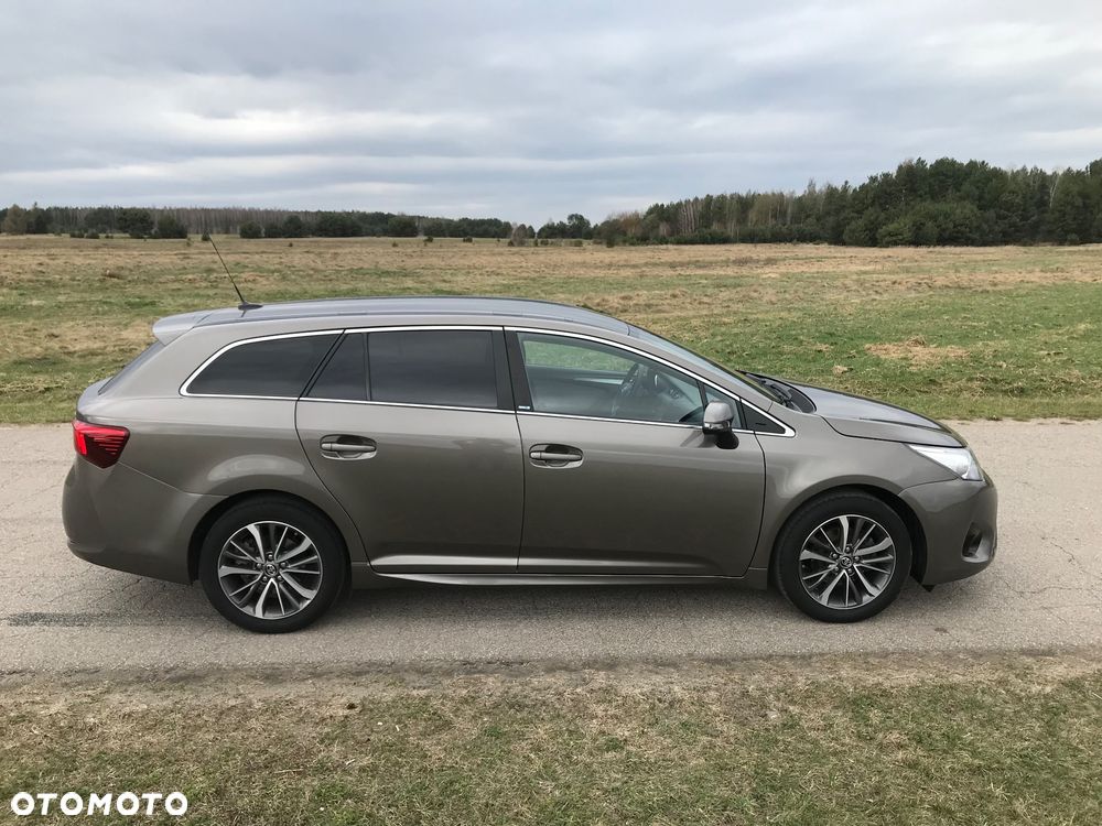 Toyota Avensis - 4