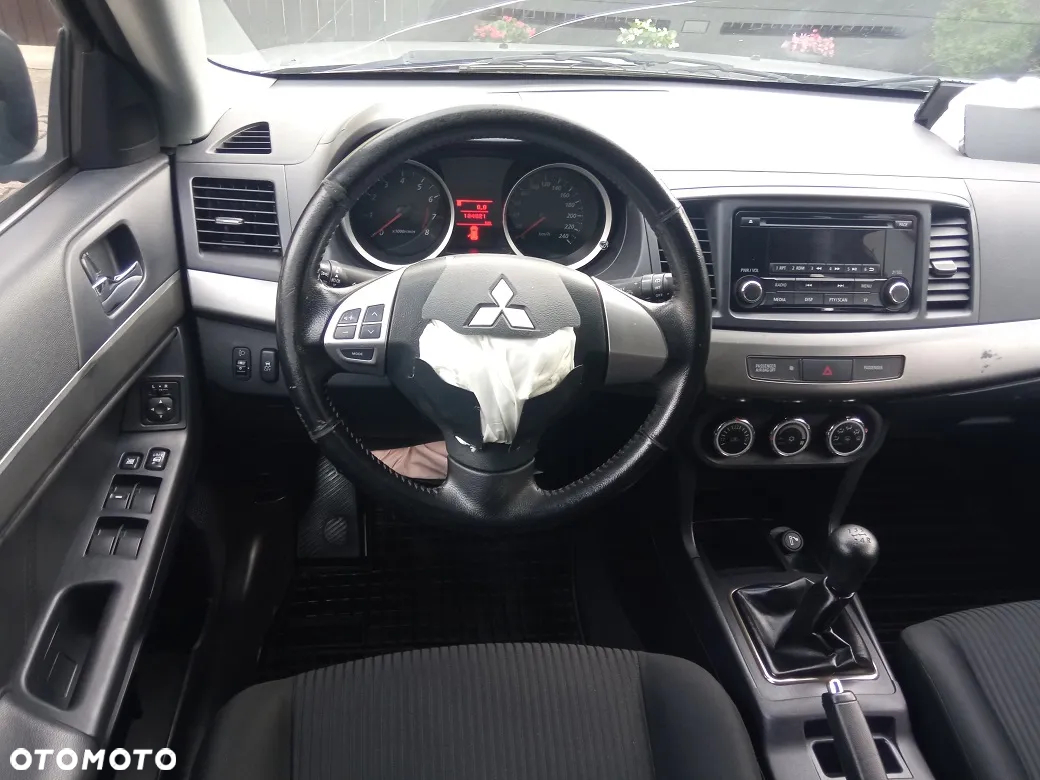 Mitsubishi Lancer 1.6 Inform - 9