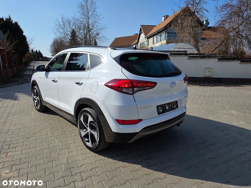 Hyundai Tucson 2.0 CRDI 4WD Automatik Premium - 2