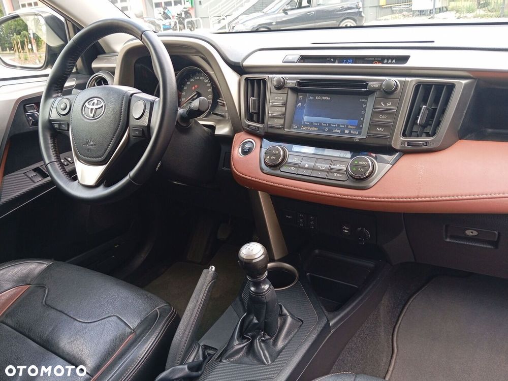 Toyota RAV4 - 12
