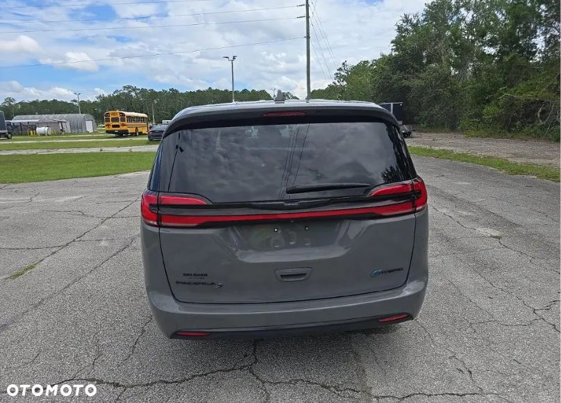 Chrysler Pacifica - 6