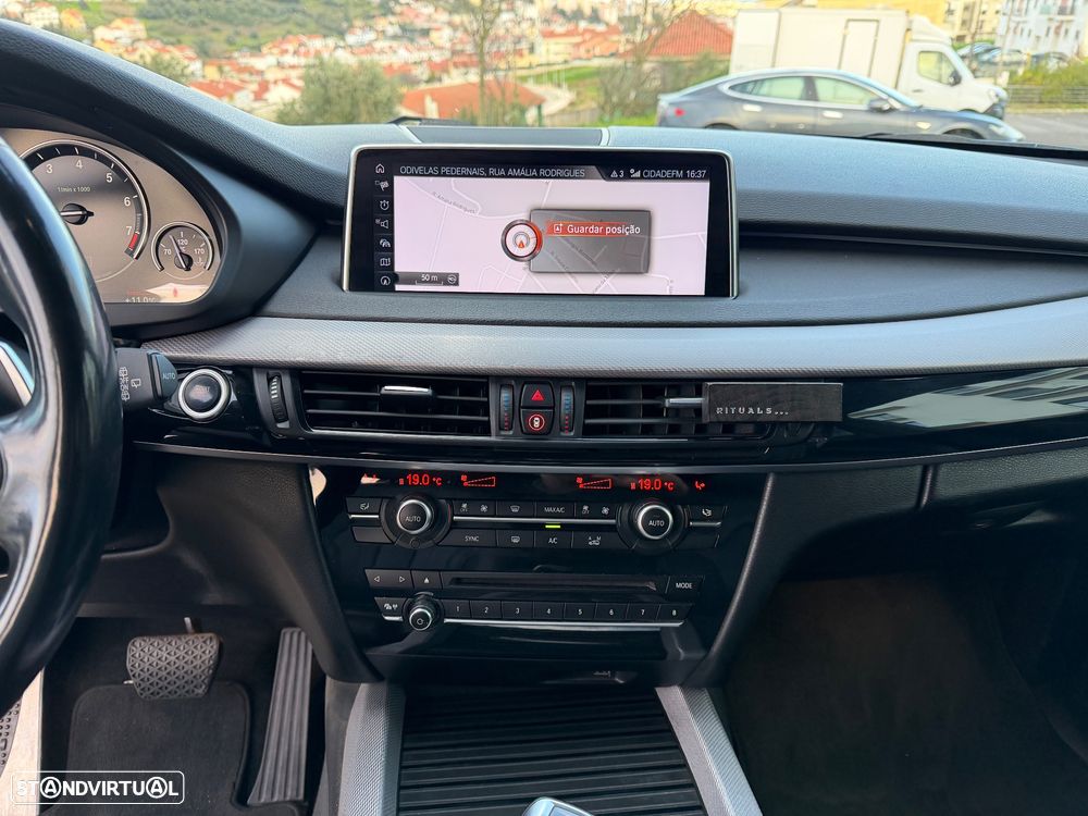 BMW X5 40e xDrive Pack M - 29