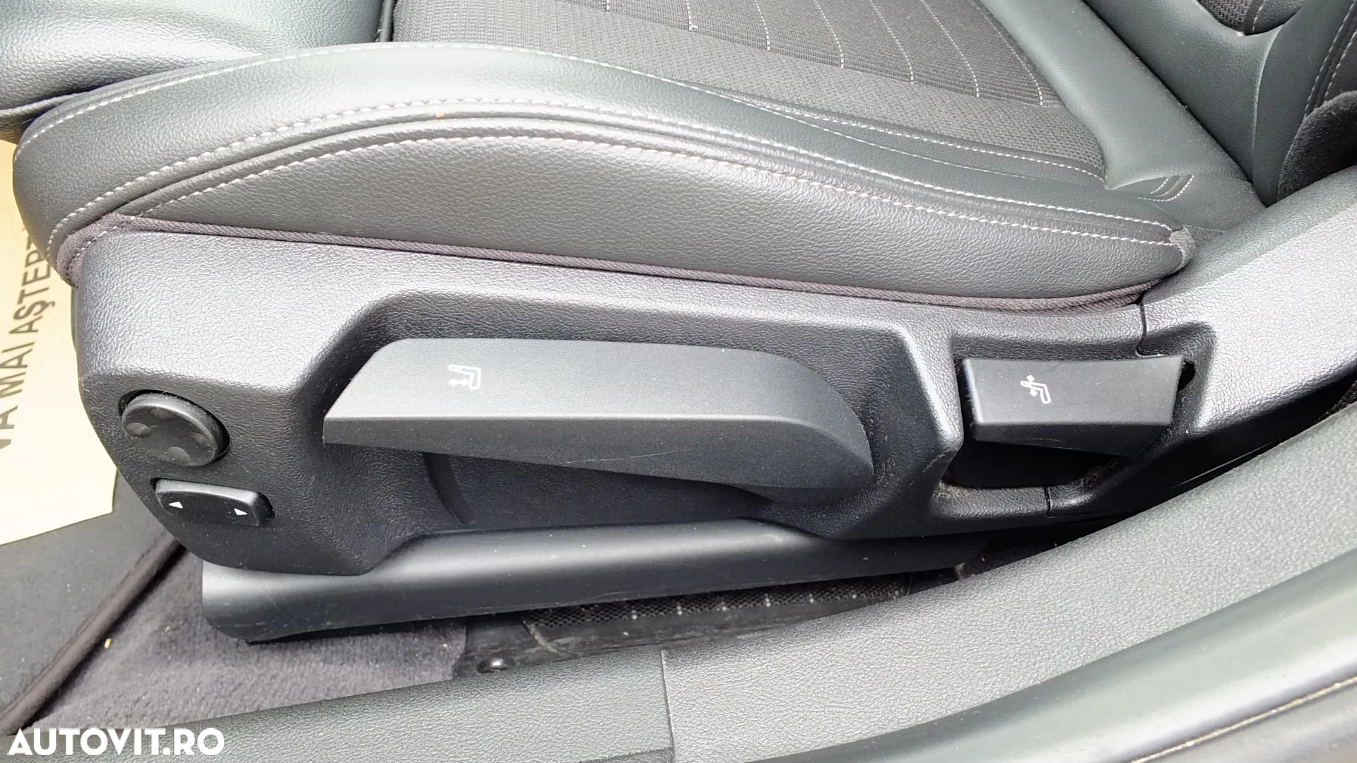 BMW Seria 3 320d Touring Aut. Sport Line - 23