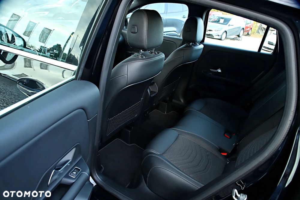 Mercedes-Benz GLA 200 Style - 21