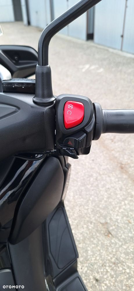Yamaha X-max - 26