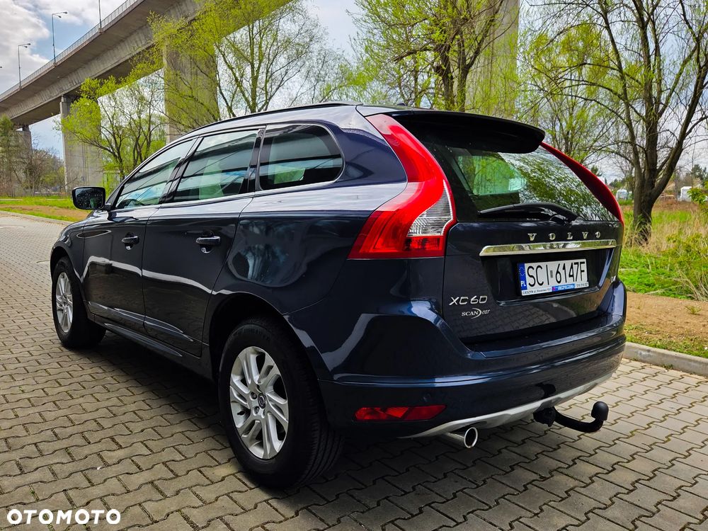 Volvo XC 60 D4 Momentum - 4
