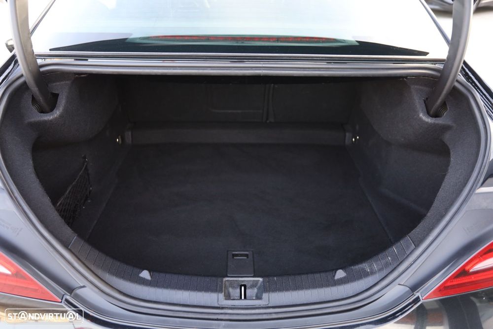 Mercedes-Benz CLA 180 d Urban - 23
