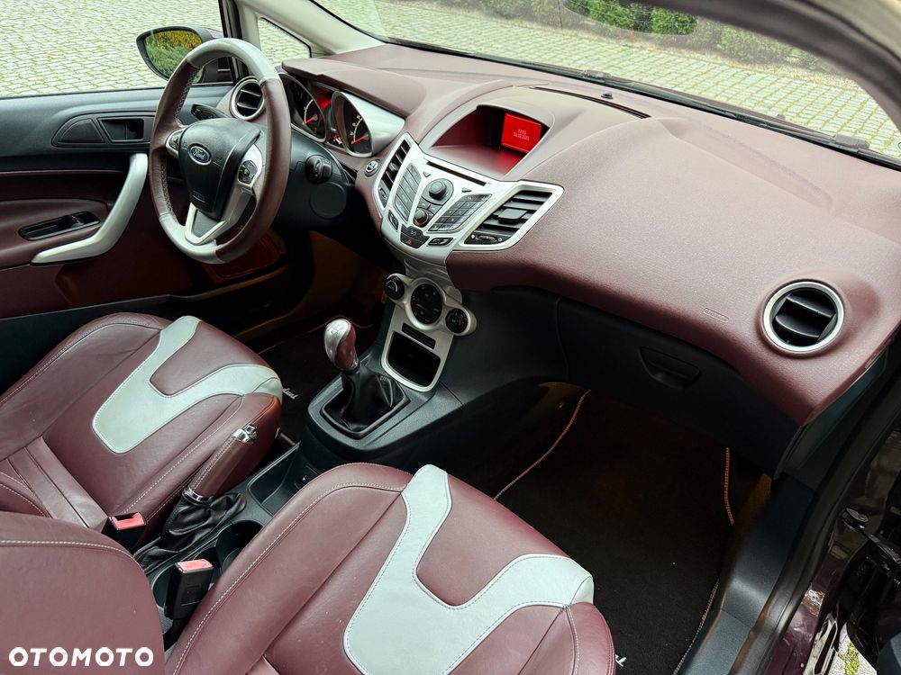 Ford Fiesta 1.6 TDCi Platinium X - 29