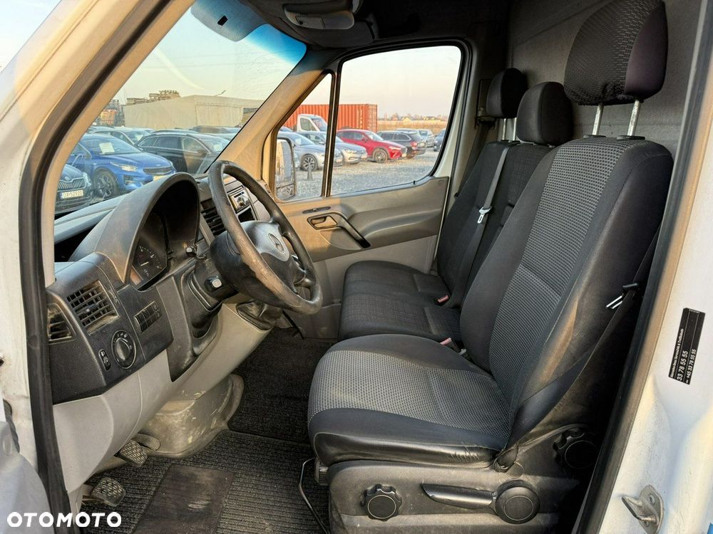 Mercedes-Benz Sprinter - 4