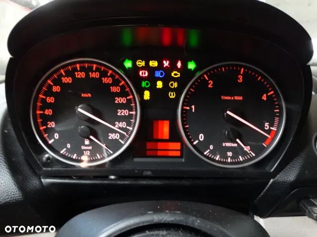 BMW  X1 E84  3 E90 Licznik zegary prędkościomierz tablica rozdzielcza Euro Diesel 9242346
