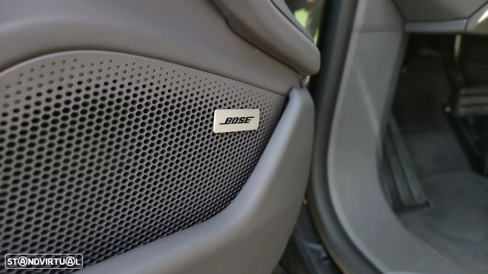 Porsche Taycan 4S Bateria Performance Plus - 34