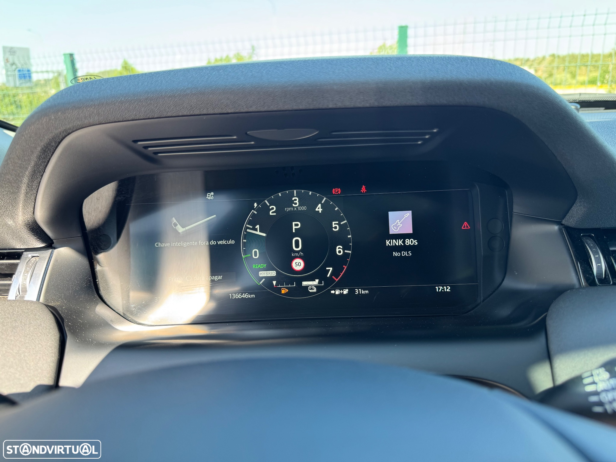Land Rover Discovery Sport 1.5 I3 P300e AWD R-Dynamic HSE - 40