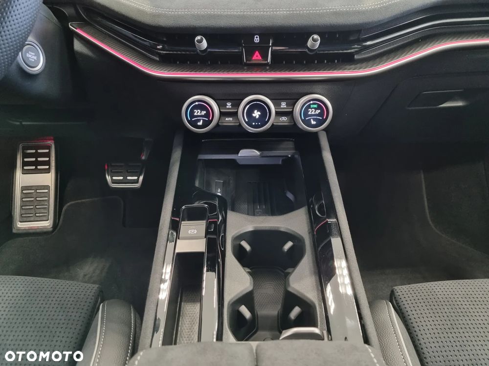 Skoda Superb 2.0 TSI Sportline DSG - 24