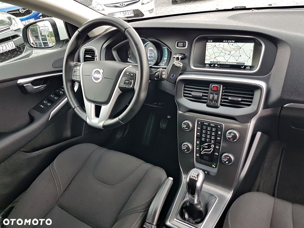 Volvo V40 T2 Drive-E Momentum - 24