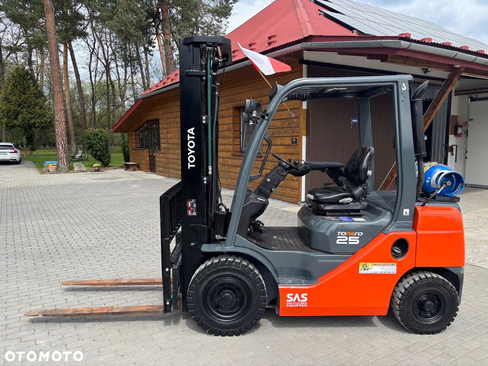 Toyota 8FGF25 GWARANCJA LPG+BENZYNA triplex DOSTAWA 42 400 NETTO - 2