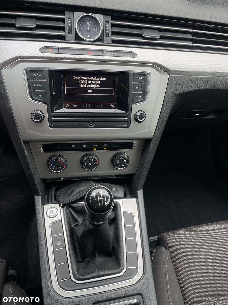 Volkswagen Passat 1.6 TDI (BlueMotion Technology) Comfortline - 17