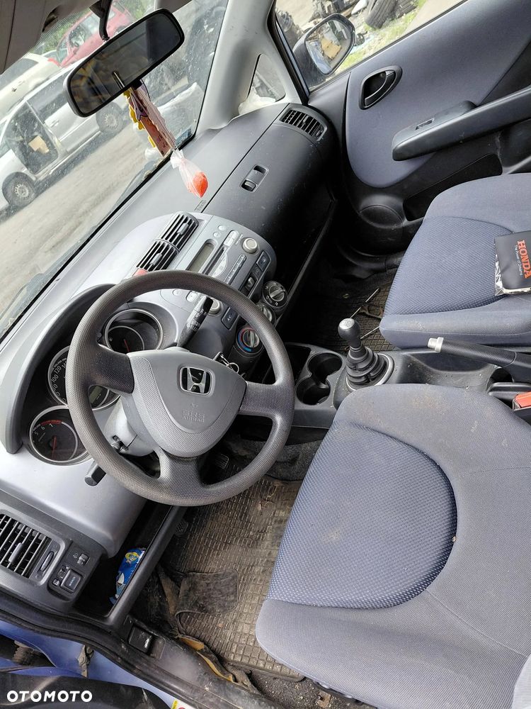 Na części: Honda Jazz  Rok 2002 Pojemność 1339 Moc 61 kw Benzyna - 6