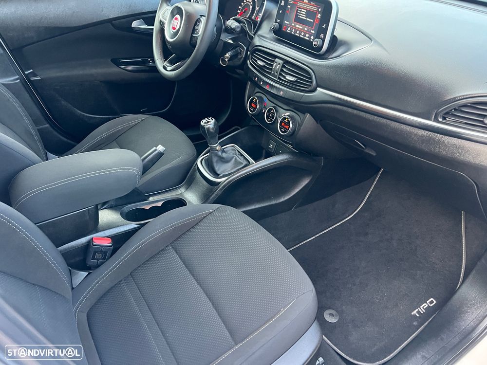 Fiat Tipo 1.3 M-Jet Lounge Tech - 26