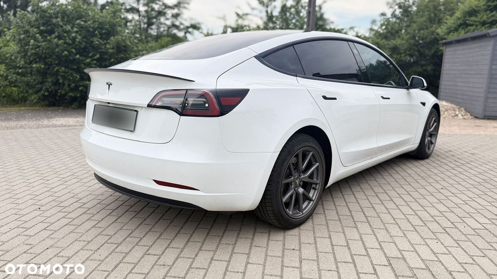 Tesla Model 3 - 1
