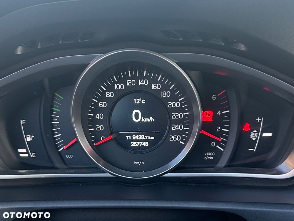 Volvo V40 D2 - 9