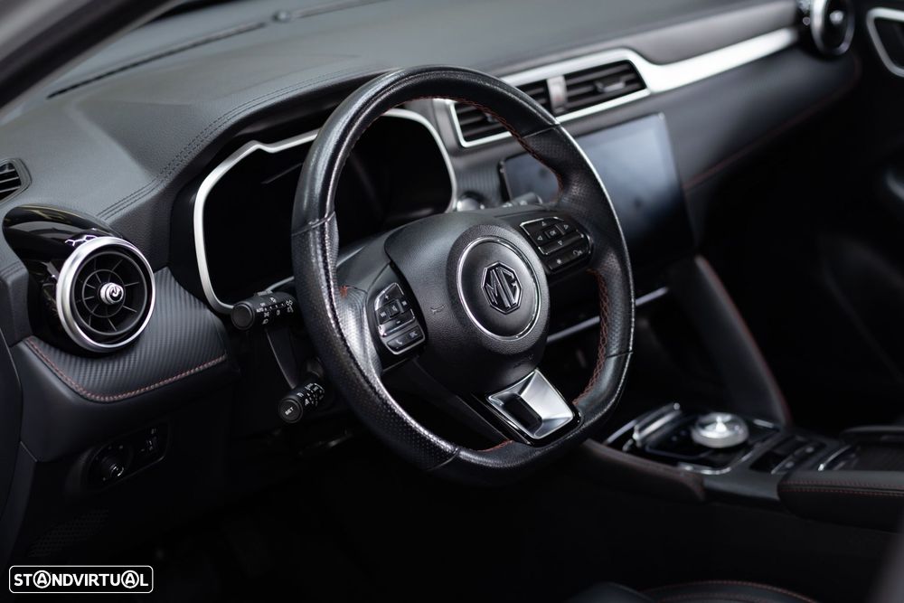 MG ZS EV 72.6 kWh Luxury OBC 11 kW - 23