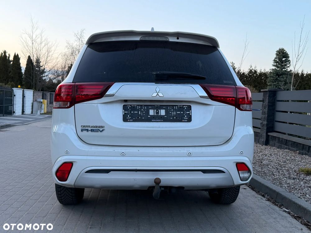 Mitsubishi Outlander Intense + - 26