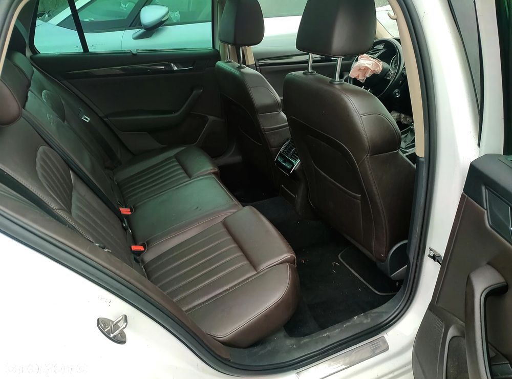 Skoda Superb 2.0 TDI DSG L&K - 14