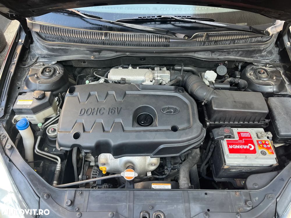 Dezmembrez Hyundai Accent 3 negru 2008 1,4 benzina 71KW - 7
