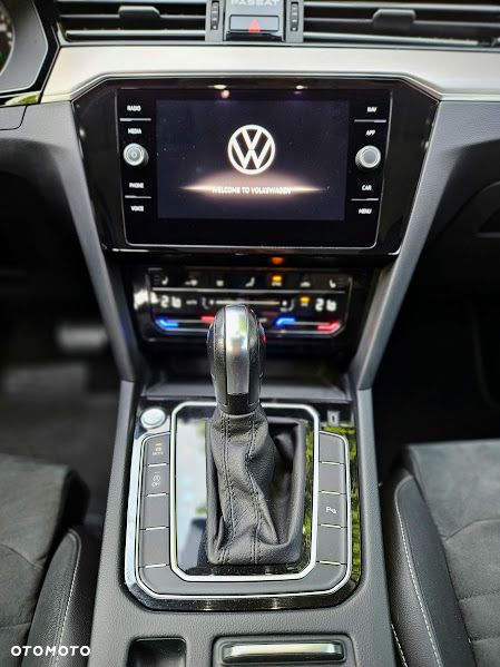 Volkswagen Passat 2.0 TDI Business DSG - 11