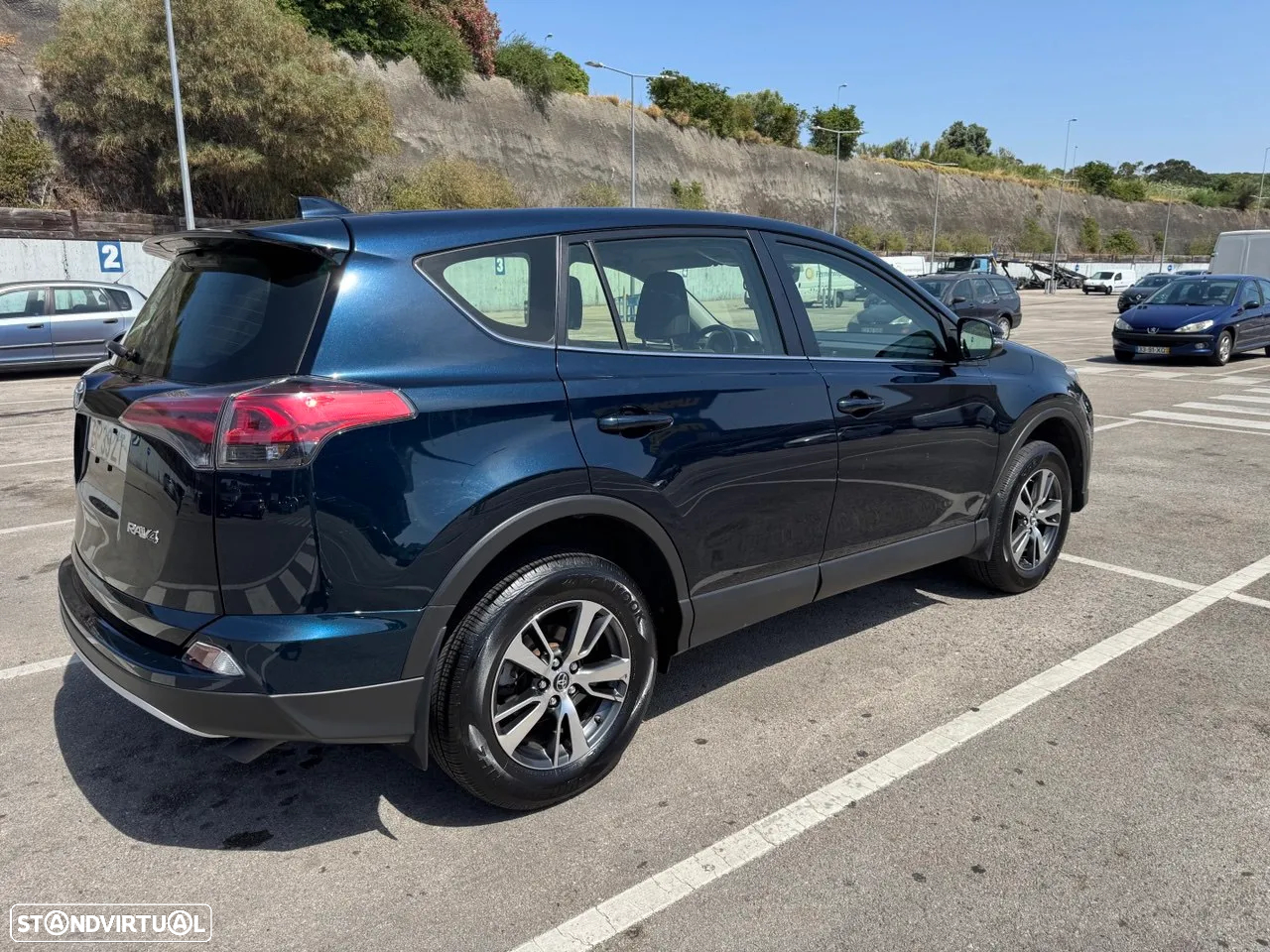 Toyota RAV4 - 6