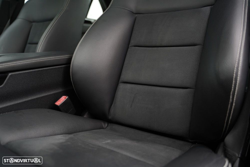 Mercedes-Benz E 250 CDI Avantgarde BE Auto. - 25