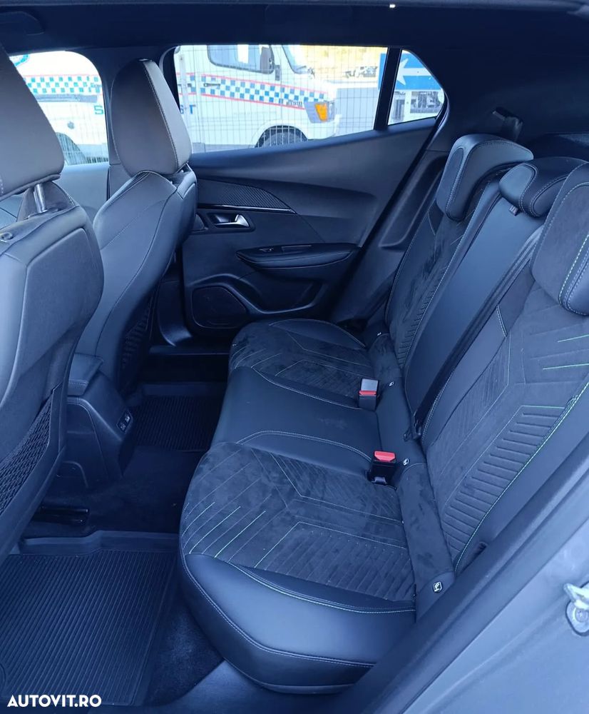 Peugeot 2008 1.2 L PureTech STT EAT8 GT Line - 9