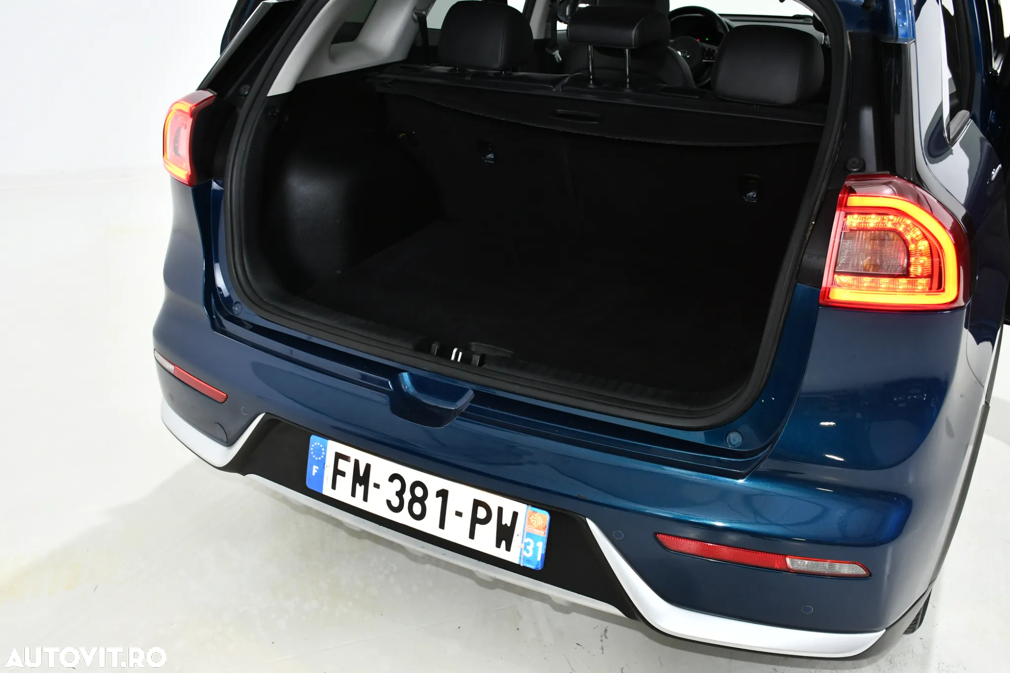 Kia Niro 1.6 GDI 2WD Aut. Vision - 31
