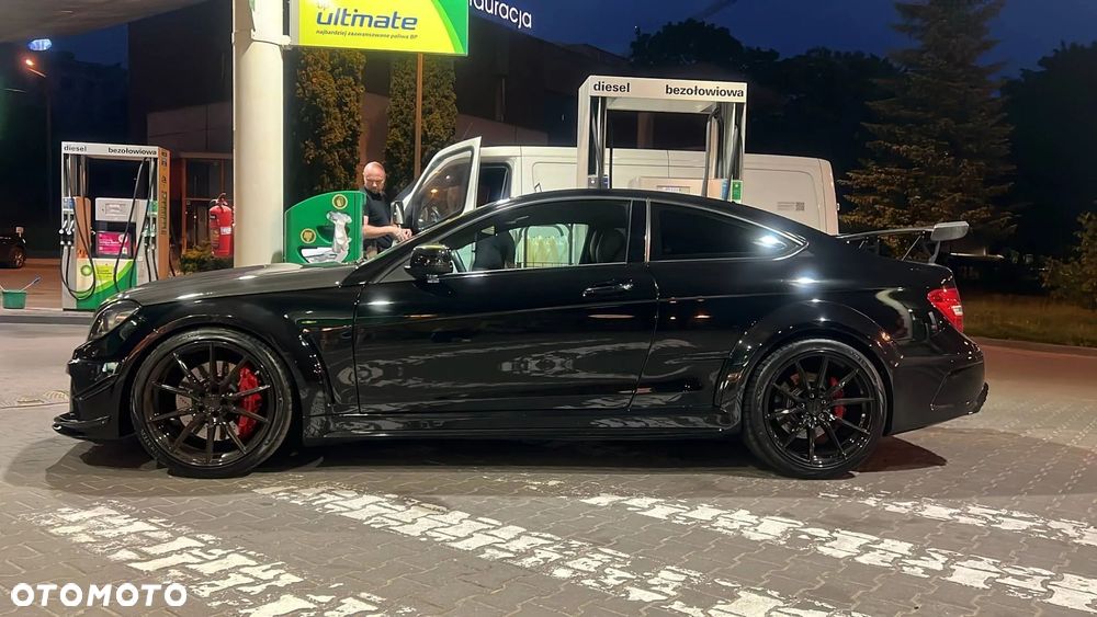 Mercedes-Benz Klasa C 63 AMG - 6