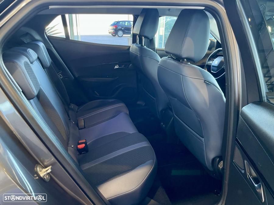 Peugeot 2008 1.2 PureTech Allure Pack EAT8 - 27