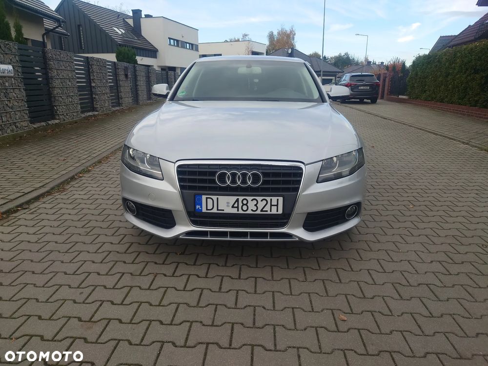 Audi A4 Limousine - 1