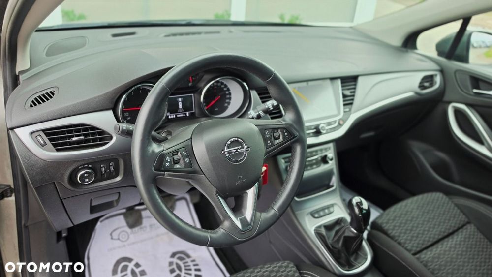 Opel Astra 1.4 Turbo Innovation - 14