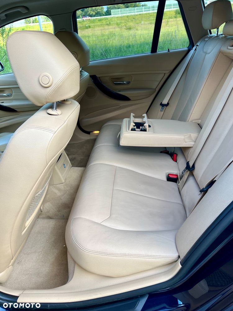 BMW Seria 3 320d Sport-Aut Luxury Line - 13