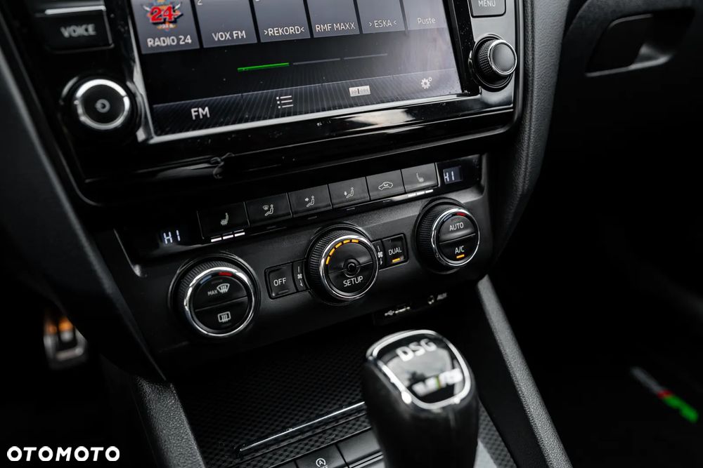 Skoda Octavia 2.0 TDI DSG RS - 33