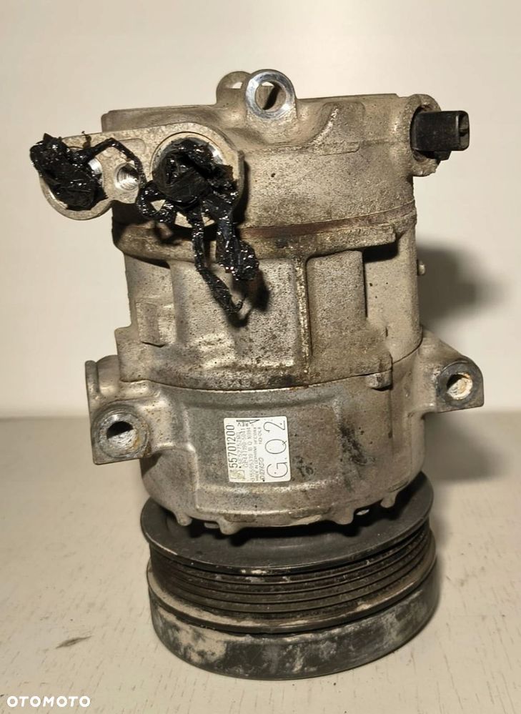 SPRĘŻARKA KOMPRESOR KLIMATYZACJI OPEL CORSA D MERIVA AGILA, 55701200 GQ2 - 1