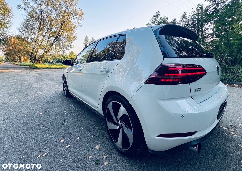 Volkswagen Golf GTI (BlueMotion Technology) - 5