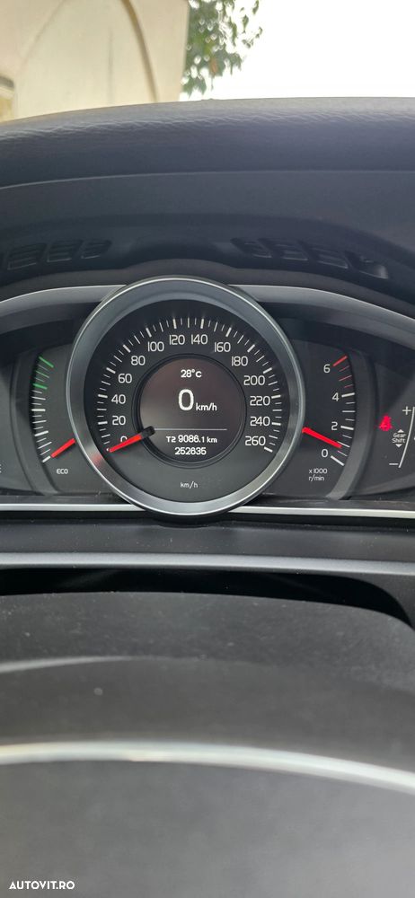 Volvo V40 D2 Basic - 16