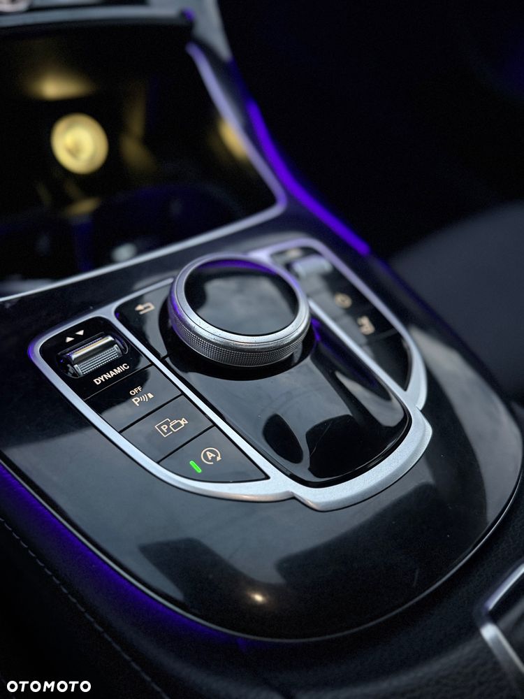 Mercedes-Benz Klasa E 220 d 4-Matic 9G-TRONIC - 31