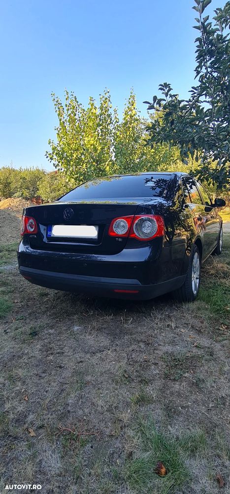 Volkswagen Jetta 1.4 TSI Trendline - 5