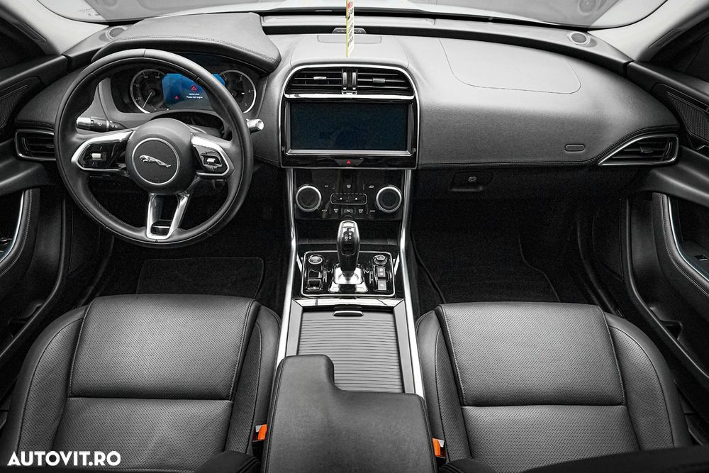 Jaguar XE D200 Aut. R-Dynamic HSE - 8