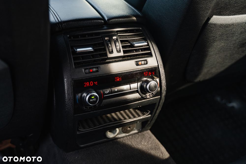BMW Seria 5 535d Touring - 34
