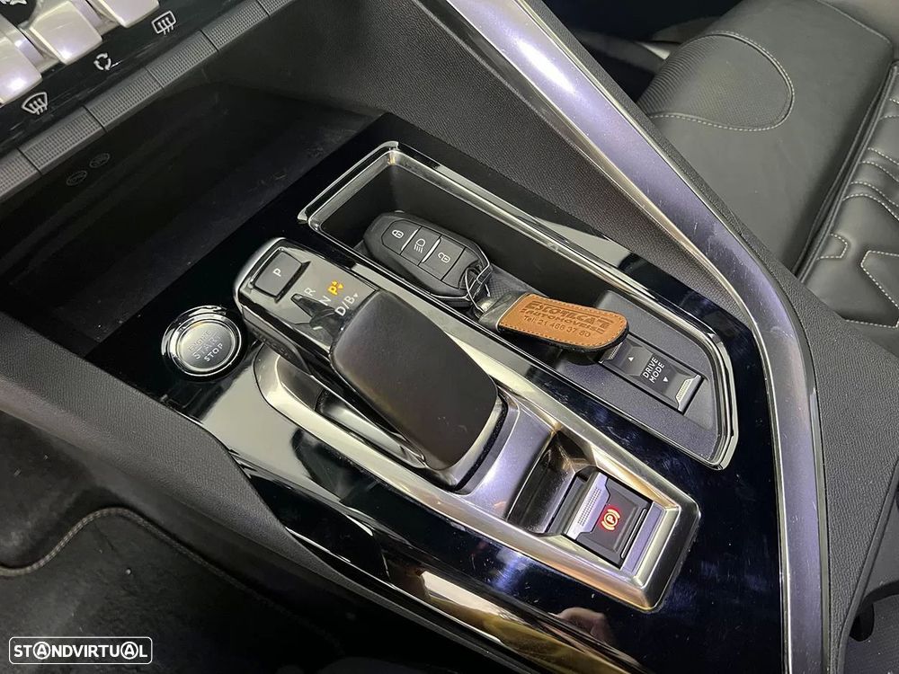 Peugeot 3008 1.6 Hybrid Allure Pack e-EAT8 - 17