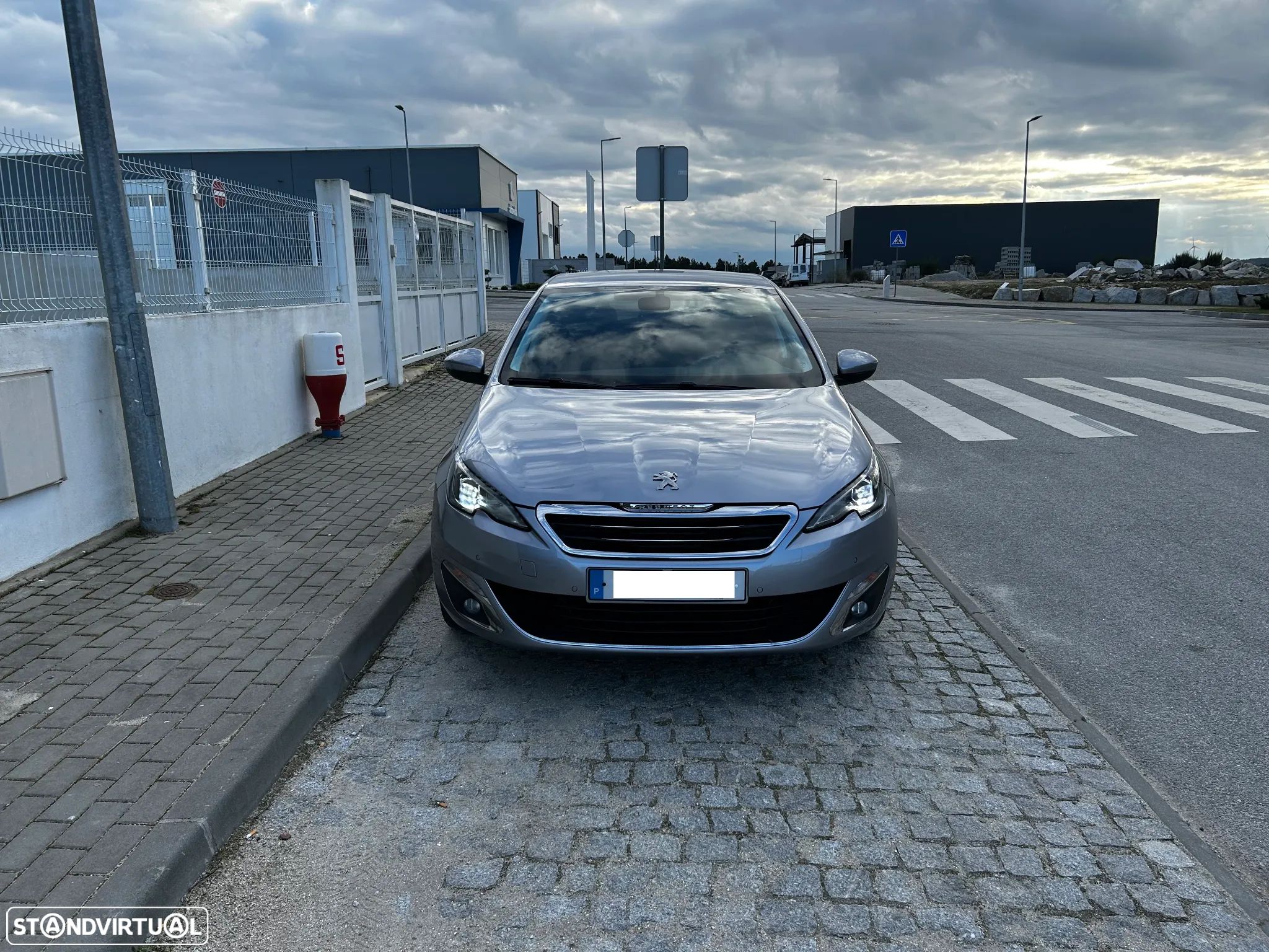 Peugeot 308 - 1