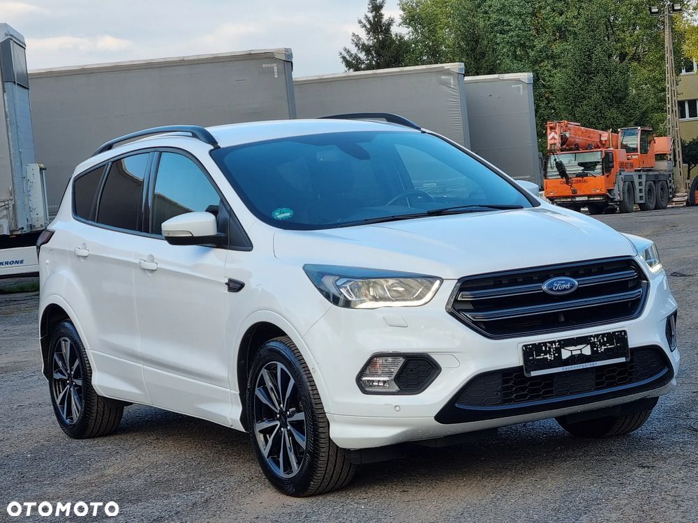 Ford Kuga 1.5 EcoBoost 2x4 ST-Line - 4
